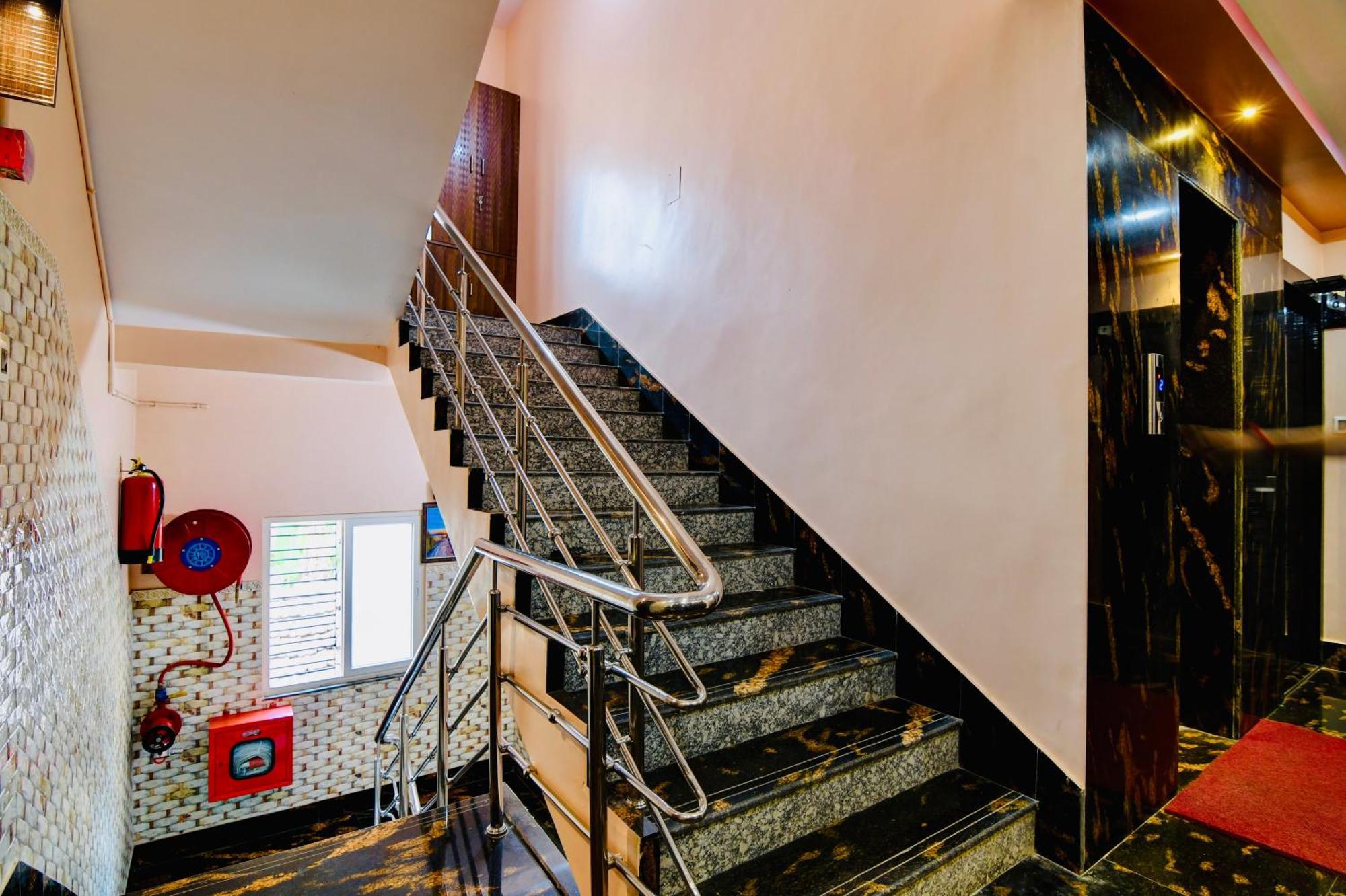 Hotel Kanan Inn Kolkata Ngoại thất bức ảnh